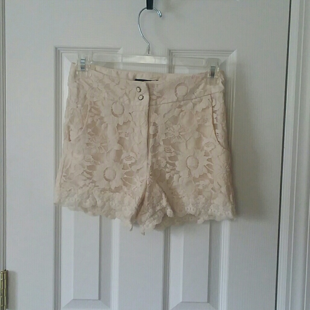 Max and Riley Cream Color Lace Shorts Size XS